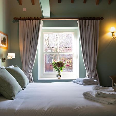 The Horse And Groom Inn Chichester Buitenkant foto