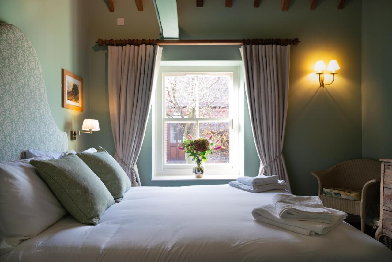 The Horse And Groom Inn Chichester Buitenkant foto